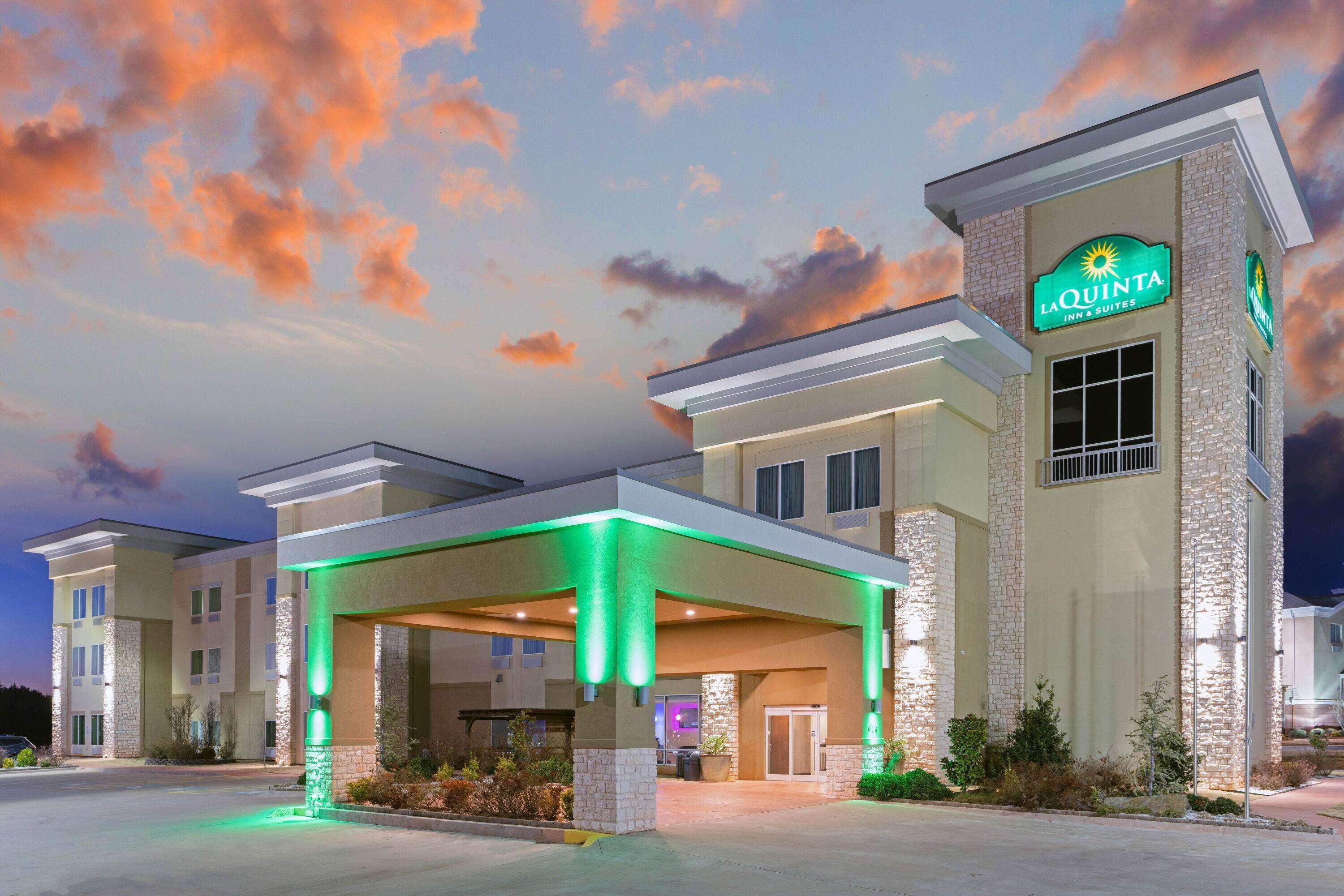La Quinta By Wyndham Guthrie Hotel Exterior foto